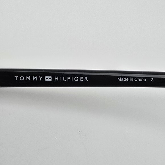 *SOLD*Tommy Hilfiger Bryan MP OU107 Black Frame Grey Lens Sunglasses w Case 50mm - Picture 9 of 15